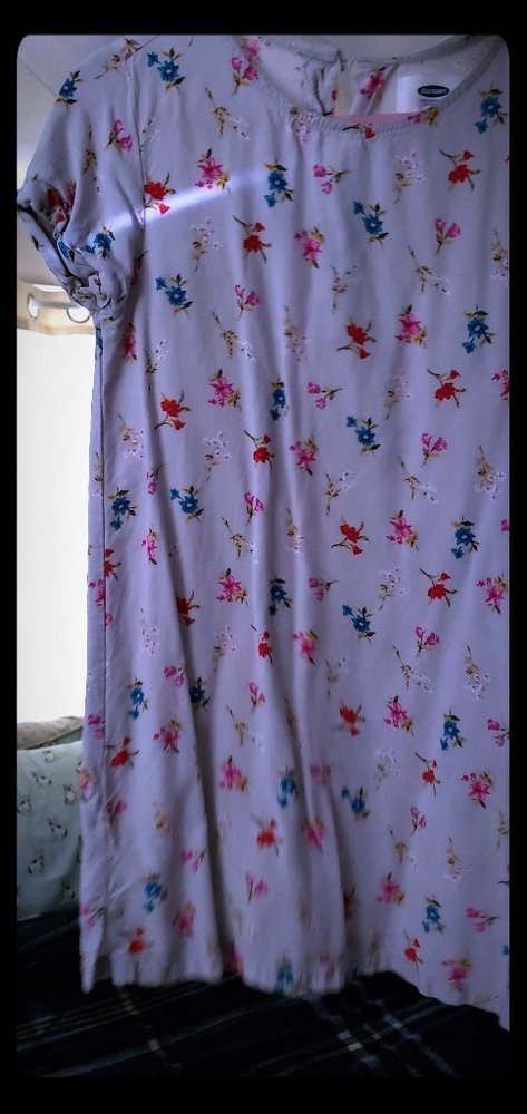 TWO Old Navy floral dresses 5t EUC shirt shift